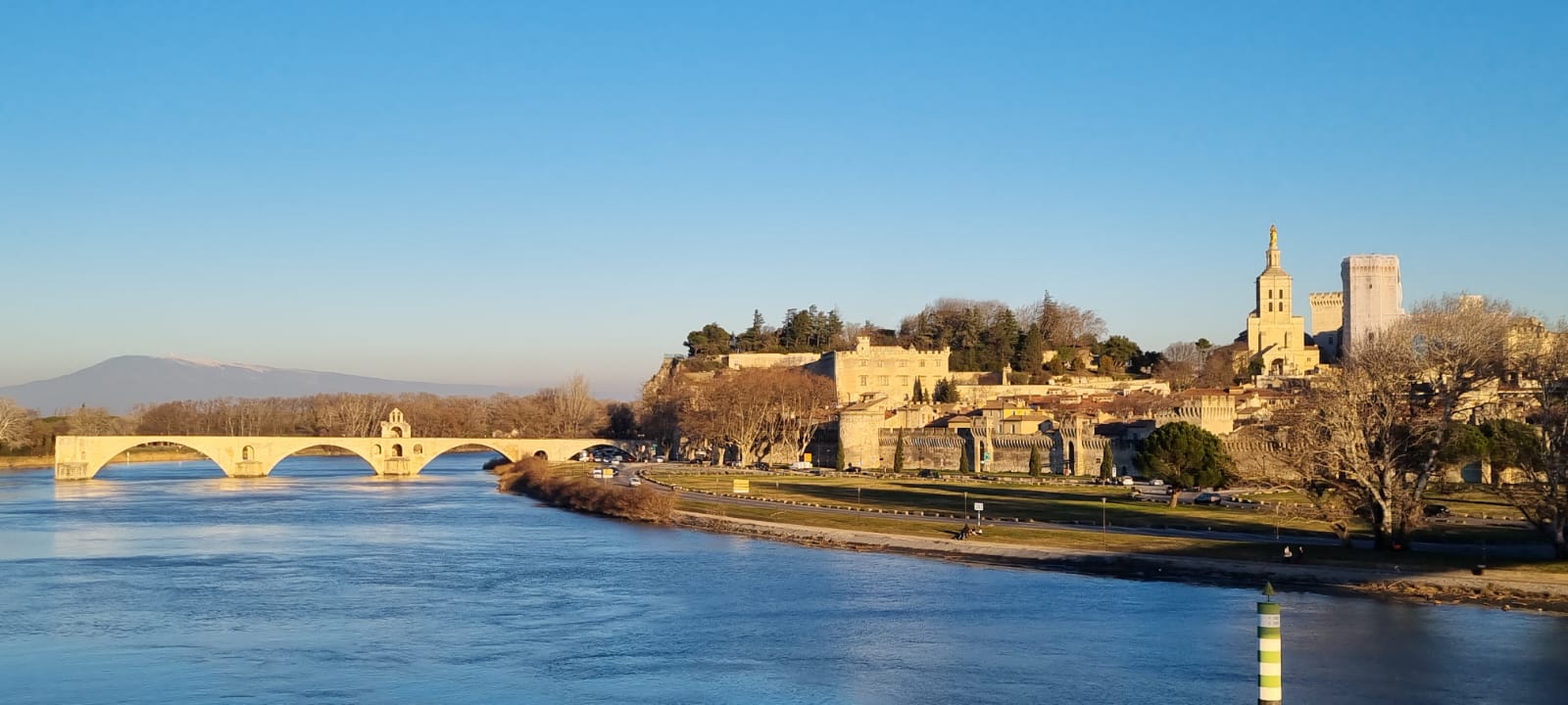 Vente Restaurant - La Cour De Caro - restaurant AVIGNON